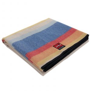 Waterproof Classic Wool blanket: lightweight warmth and moisture protection