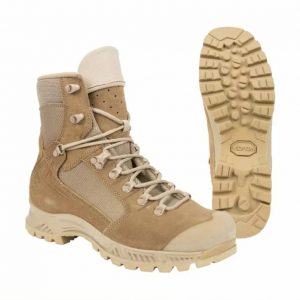 Chaussure de randonnée beige Meindl Desert haute, boots tempérée avec lacets croisés et semelle crantée robuste.