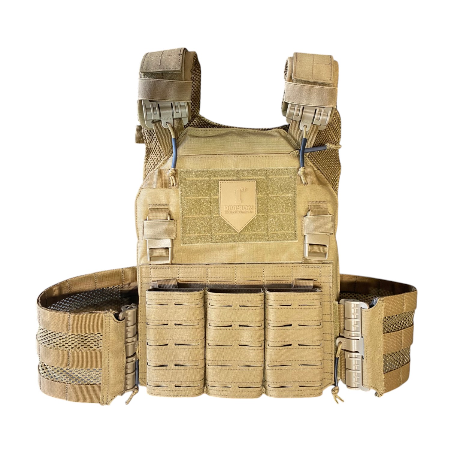 Gilet porte-plaques tactique en Cordura 500D couleur coyote, avec dos MOLLE, sangles, poches modulables et ceinturon intégré.